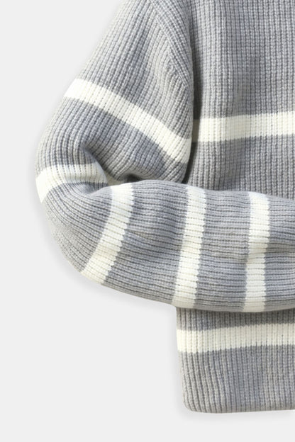 Gestreifter Strickpullover mit Reißverschlusskragen – Klassisch & Bequem